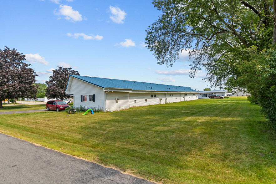 2 Motels and 2 Duplexes portfolio of 3 properties for sale on LoopNet.com - Building Photo - Image 3 of 33