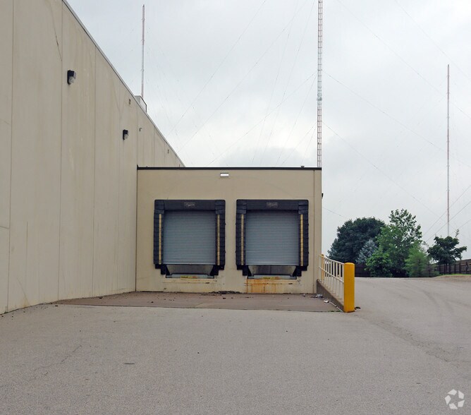 2701 Devils Glen Rd, Bettendorf, IA for sale - Building Photo - Image 1 of 1