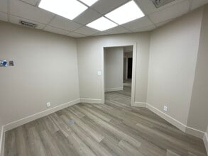 1280 W Lantana Rd, Lantana, FL for lease Interior Photo- Image 2 of 11