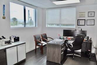 2701 E Atlantic Blvd, Pompano Beach, FL for lease Interior Photo- Image 2 of 5