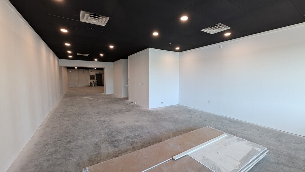 Ireland Rd, South Bend, IN for lease - Building Photo - Image 2 of 7