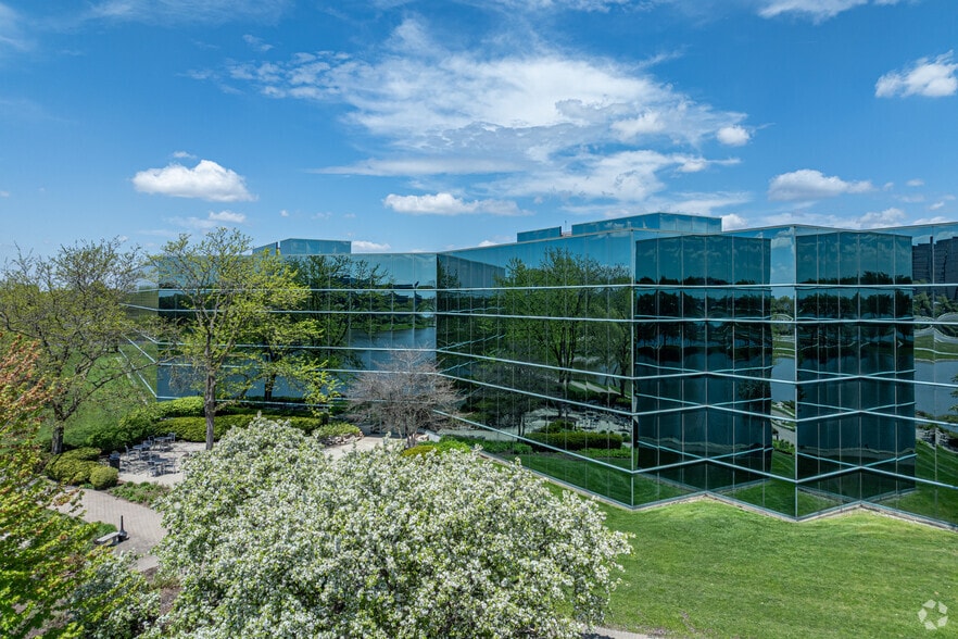 450 E Devon Ave, Itasca, IL for lease - Building Photo - Image 3 of 5