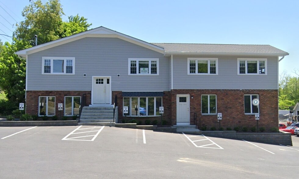 110 W Crooked Hill Rd, Pearl River, NY for lease - Primary Photo - Image 1 of 12
