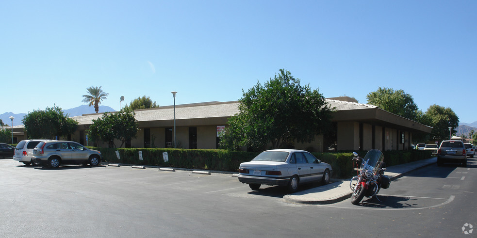 81893 Dr. Carreon Blvd, Indio, CA for lease - Primary Photo - Image 3 of 14