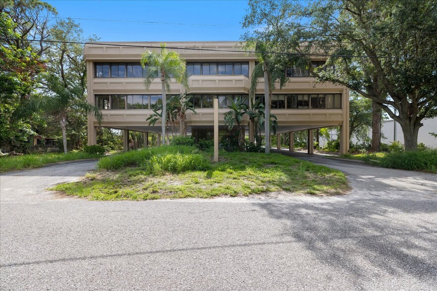 7820 S Holiday Dr, Sarasota, FL for sale - Building Photo - Image 2 of 28