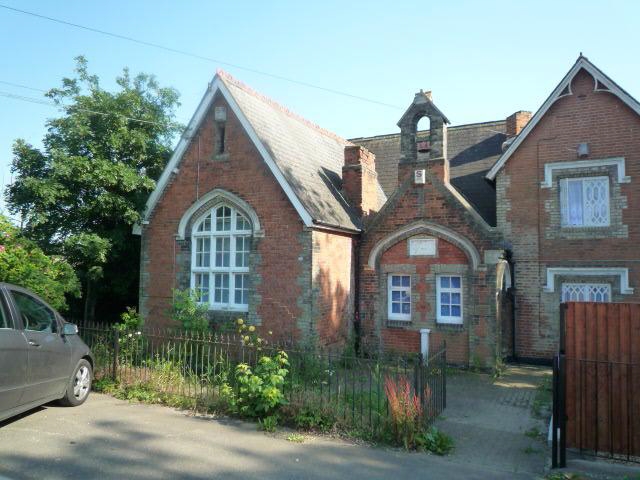 London Rd, Basildon for sale Primary Photo- Image 1 of 1