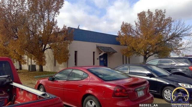 1403 SW 41st St, Topeka, KS for sale - Primary Photo - Image 1 of 1