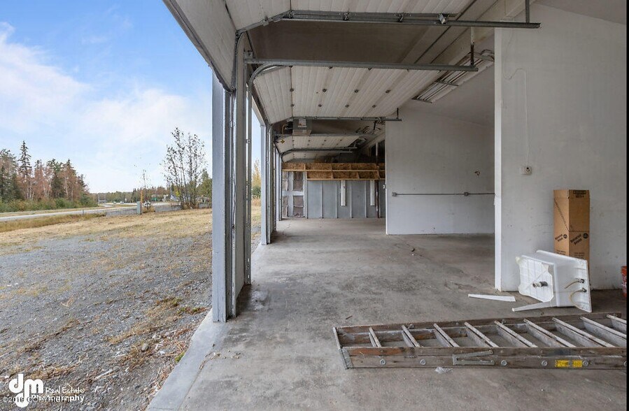 19323 Old Glenn Hwy, Chugiak, AK for sale - Interior Photo - Image 1 of 1