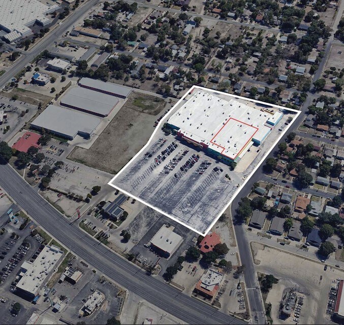 910 SE Military Dr, San Antonio, TX for lease Building Photo- Image 1 of 8