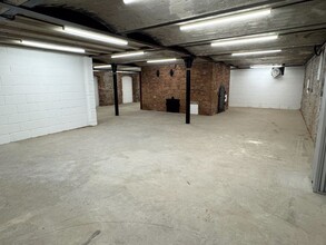 Teign Rd, Newton Abbot for lease Interior Photo- Image 1 of 4