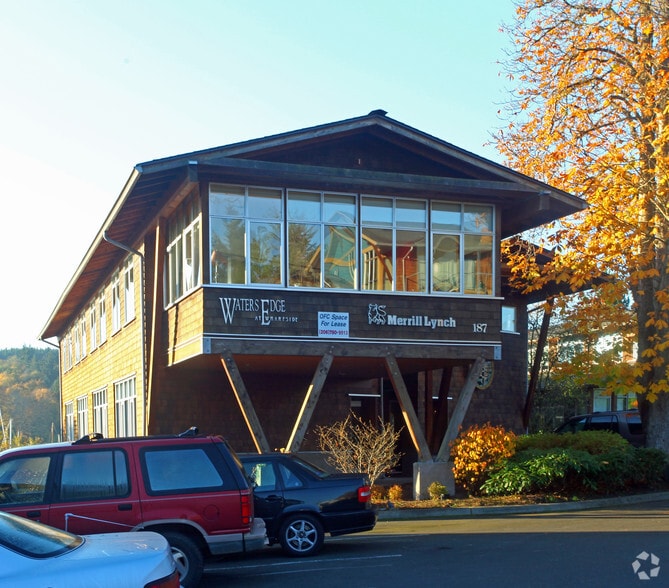 187 Parfitt Way SW, Bainbridge Island, WA for lease - Building Photo - Image 1 of 4