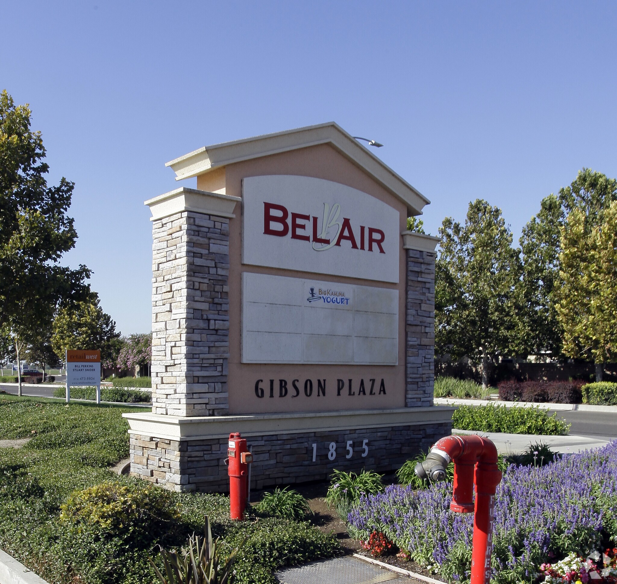 18071837 E Gibson Rd, Woodland, CA 95776 Gibson Plaza