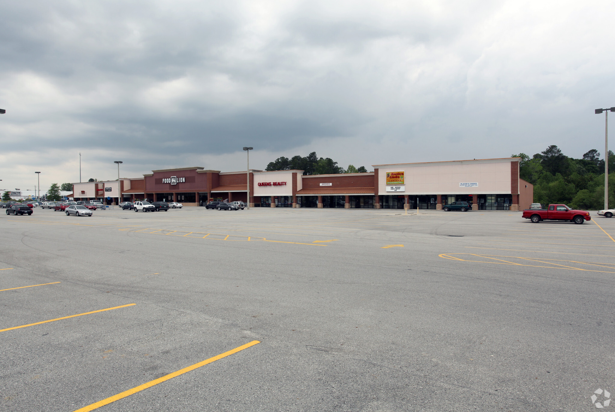 10-150 Whiteville Towne Ctr, Whiteville, NC for sale Primary Photo- Image 1 of 1