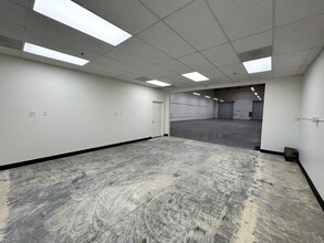 24922 Anza Dr, Valencia, CA for lease Building Photo- Image 2 of 4