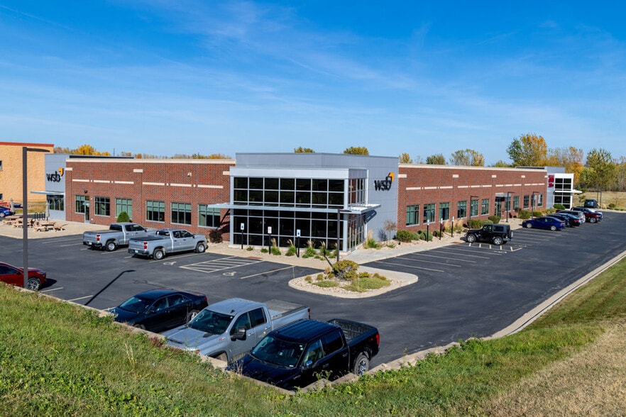 3701 40th Ave NW, Rochester, MN for sale - Building Photo - Image 1 of 1