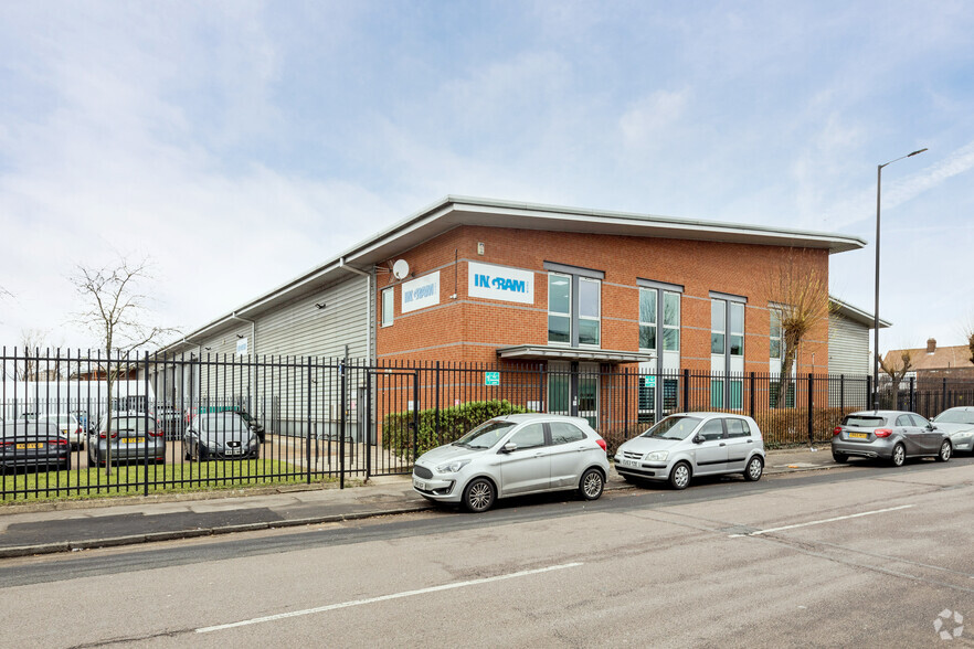 71-73 Bilton Way, Enfield for lease - Primary Photo - Image 1 of 3