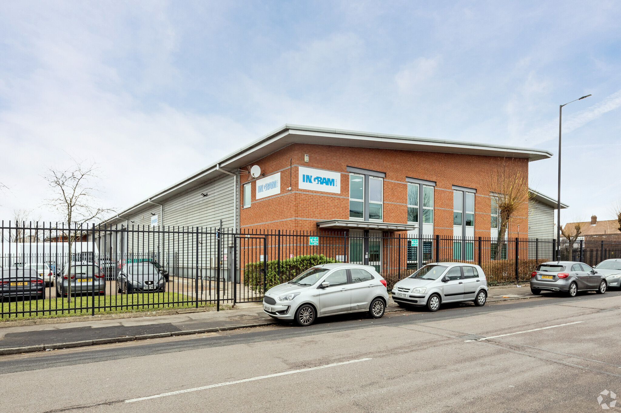 71-73 Bilton Way, Enfield for lease Primary Photo- Image 1 of 4