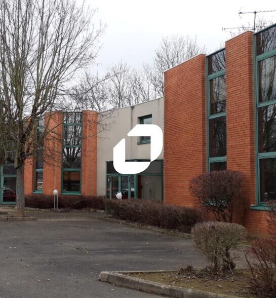 Office in Trappes for sale - Building Photo - Image 3 of 11