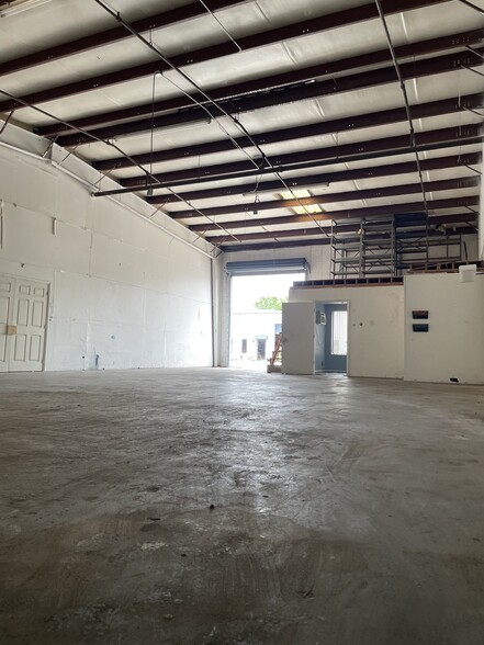 500 Seminole Blvd, Largo, FL for lease - Building Photo - Image 2 of 7