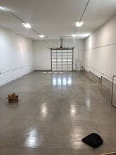 10087 Raven Wood Dr, Saint John, IN for lease Interior Photo- Image 2 of 11