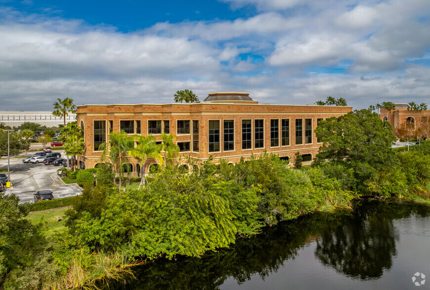 8250 Bryan Dairy Rd, Largo, FL for lease - Building Photo - Image 3 of 9