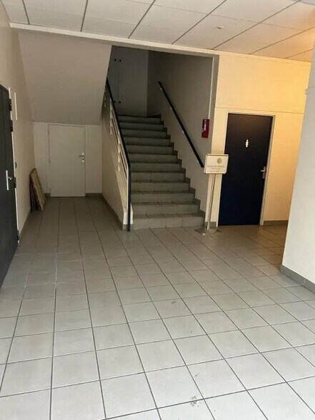 Flex in Roissy-en-France for lease - Lobby - Image 3 of 12