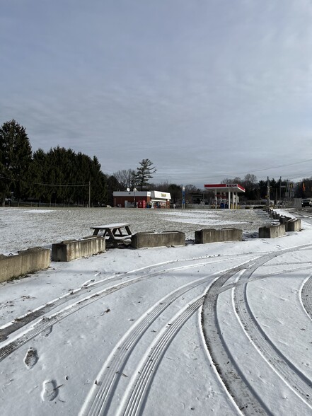 3185 Bennetts Run Rd, Beaver Falls, PA for lease - Building Photo - Image 3 of 3