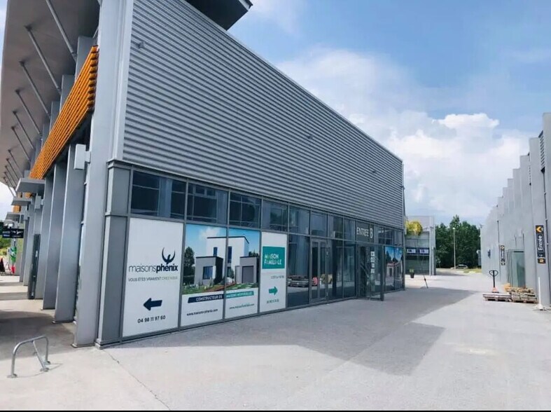 Flex in Roquebrune-sur-Argens for lease - Building Photo - Image 2 of 8