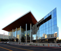 Governor George Deukmejian Courthouse - Convenience Store