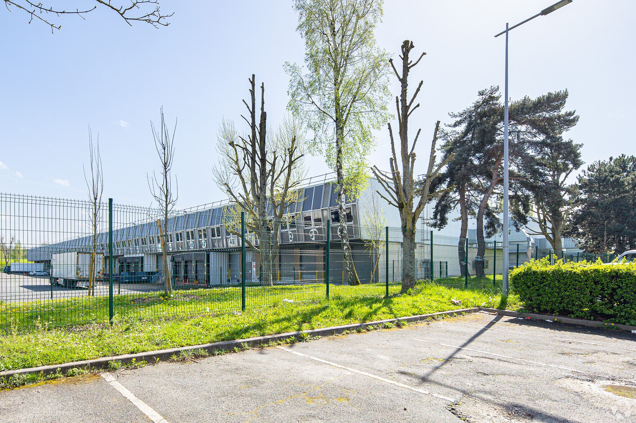 Industrial in Villejust for lease Primary Photo- Image 1 of 3