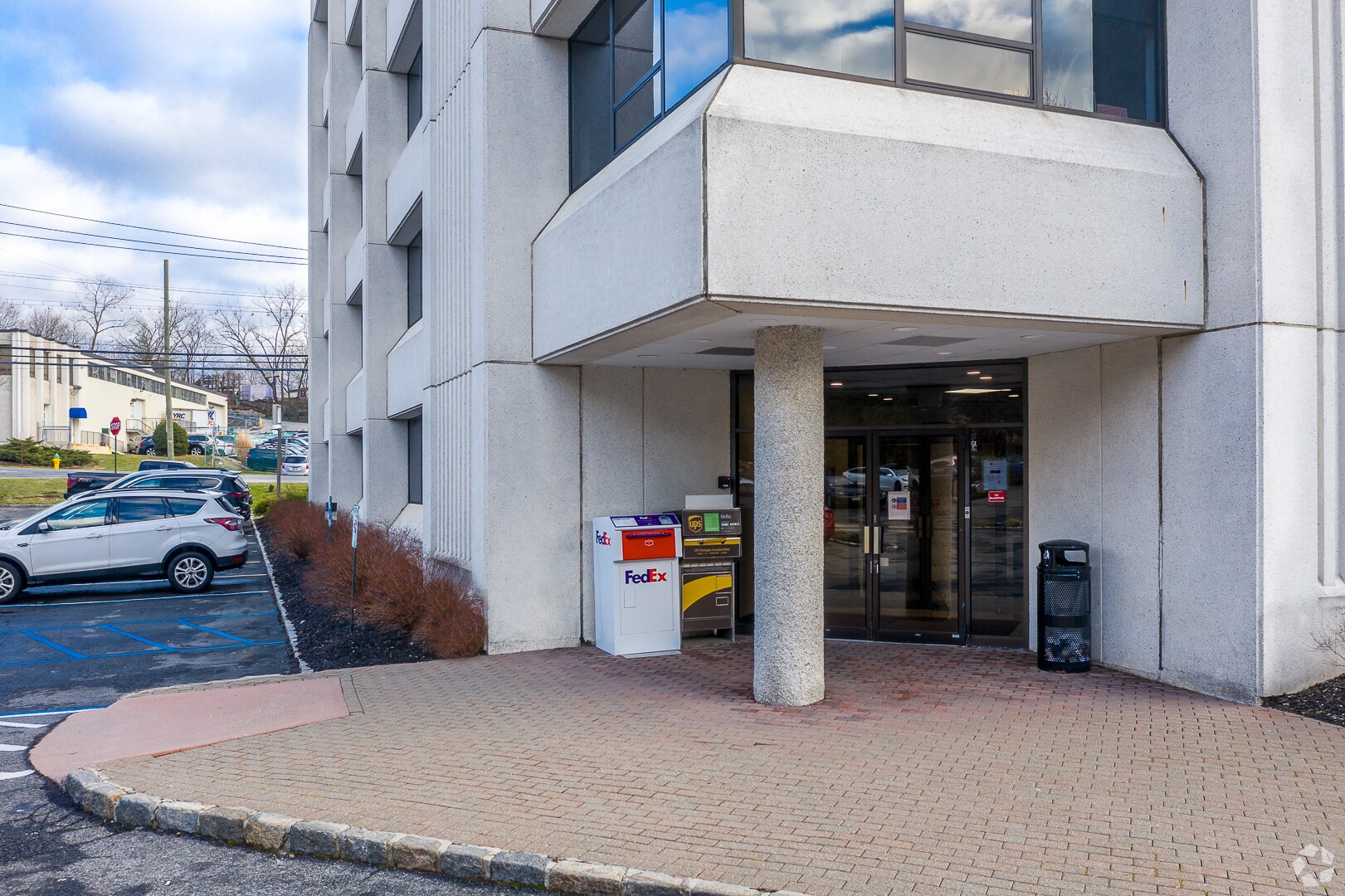 45 Knollwood Rd, Elmsford, NY 10523 Knollwood Tower