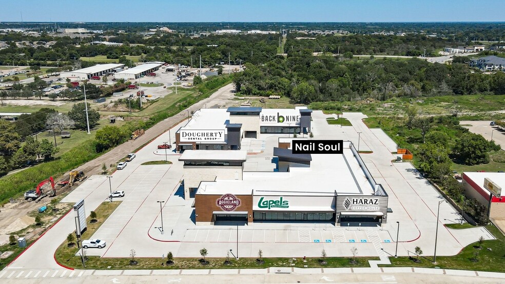 2709 Texas Ave, College Station, TX for lease - Building Photo - Image 2 of 21