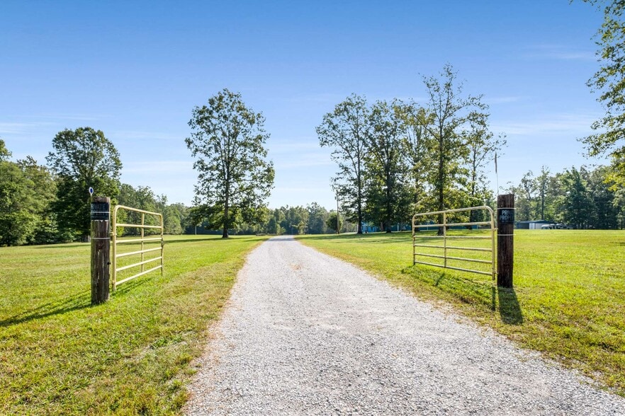 456 Lakewood Park Rd, Beechgrove, TN for sale - Building Photo - Image 2 of 63