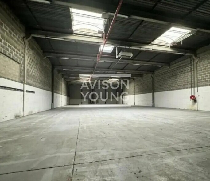 Flex in Herblay-sur-Seine for lease - Interior Photo - Image 3 of 3