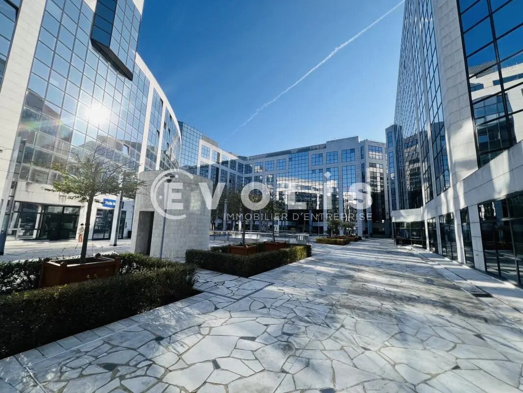 9-10 Porte De Neuilly, Noisy-le-Grand for lease Building Photo- Image 1 of 9