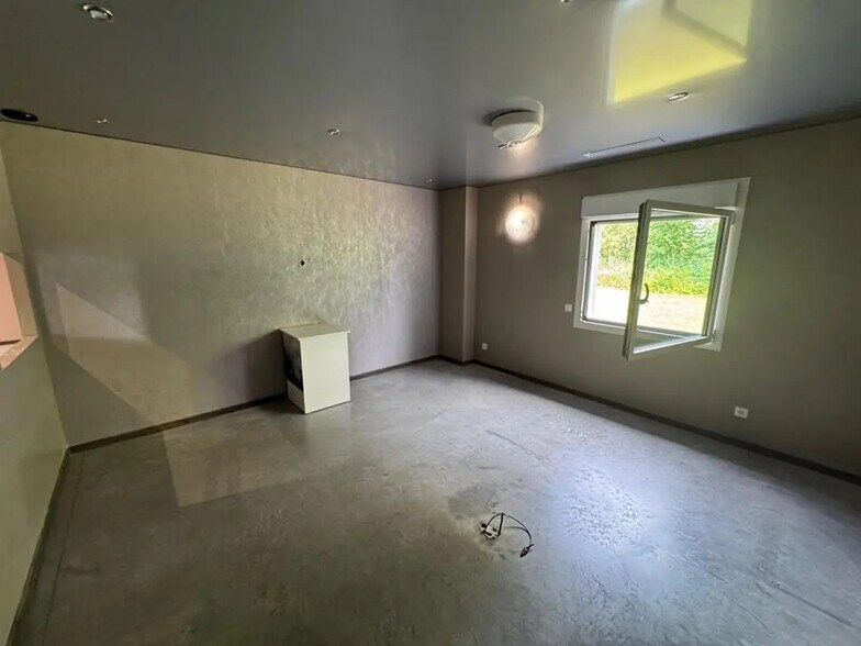 5 Boucle De La Bergerie, Saint-Julien-lès-Metz for lease - Interior Photo - Image 3 of 5