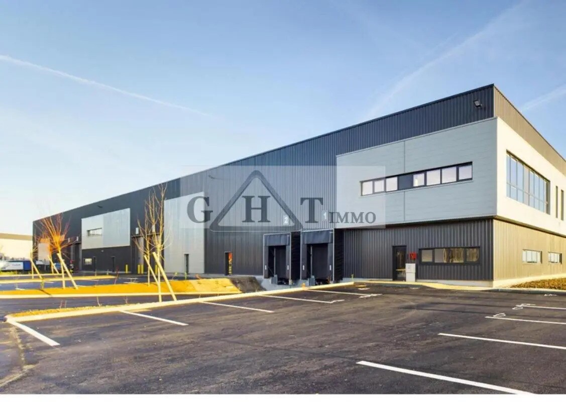 Industrial in Brie-Comte-Robert for lease Building Photo- Image 1 of 9