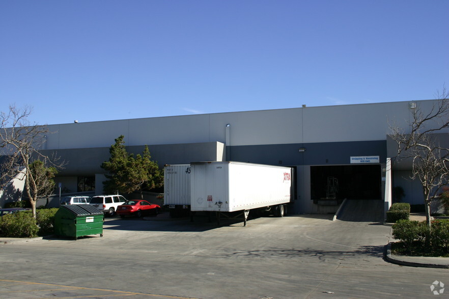 9455 Cabot Dr, San Diego, CA for lease - Building Photo - Image 3 of 8