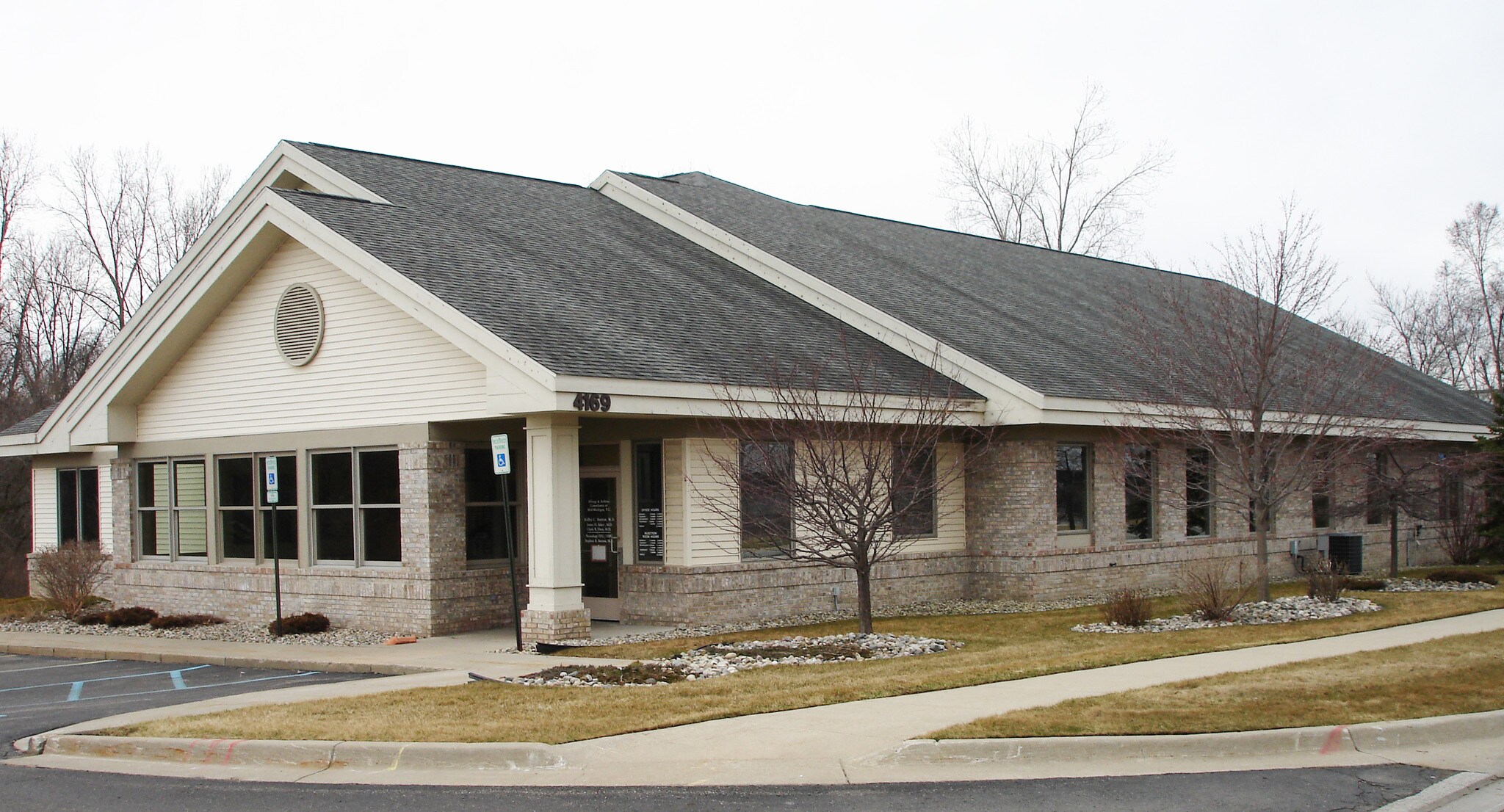 4169 Legacy Pky, Lansing, MI for lease Building Photo- Image 1 of 8