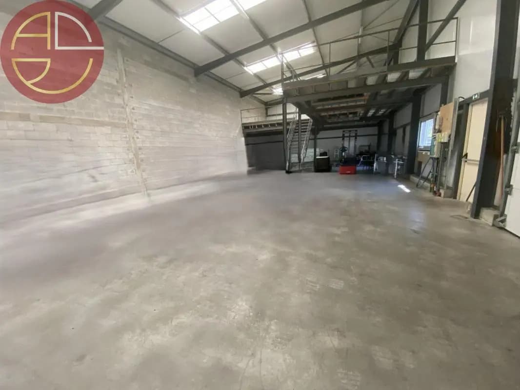 Industrial in CASTELNAU-D'ESTRETEFONDS for lease Interior Photo- Image 1 of 8