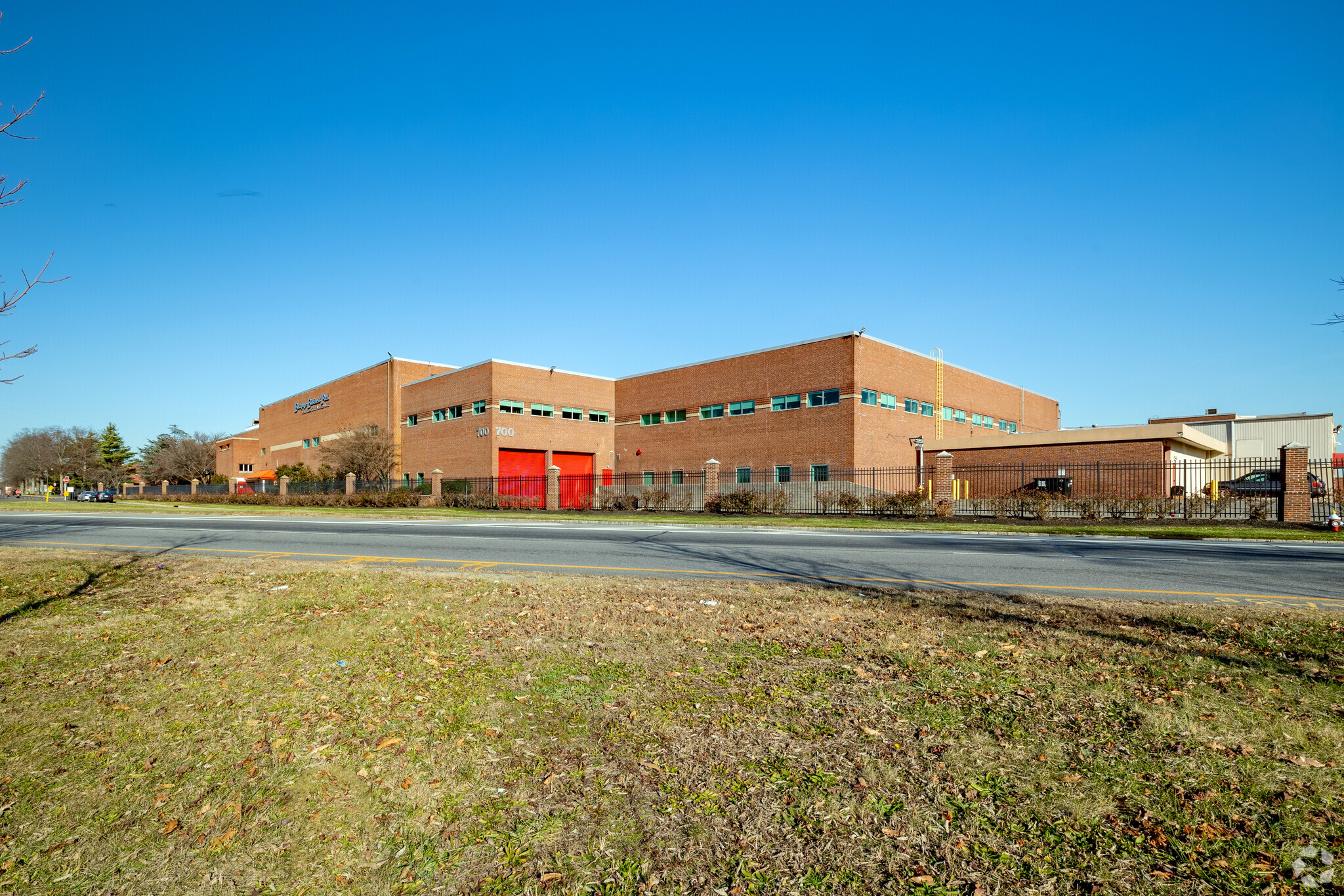 700 Hicksville Rd, Bethpage, NY for lease Building Photo- Image 1 of 13