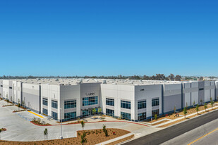 London Planes Logistics Center - Warehouse