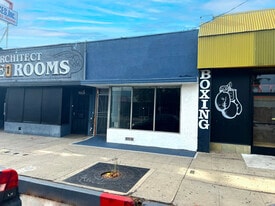 7017-7021 Reseda Blvd, Reseda CA - Storefront Property