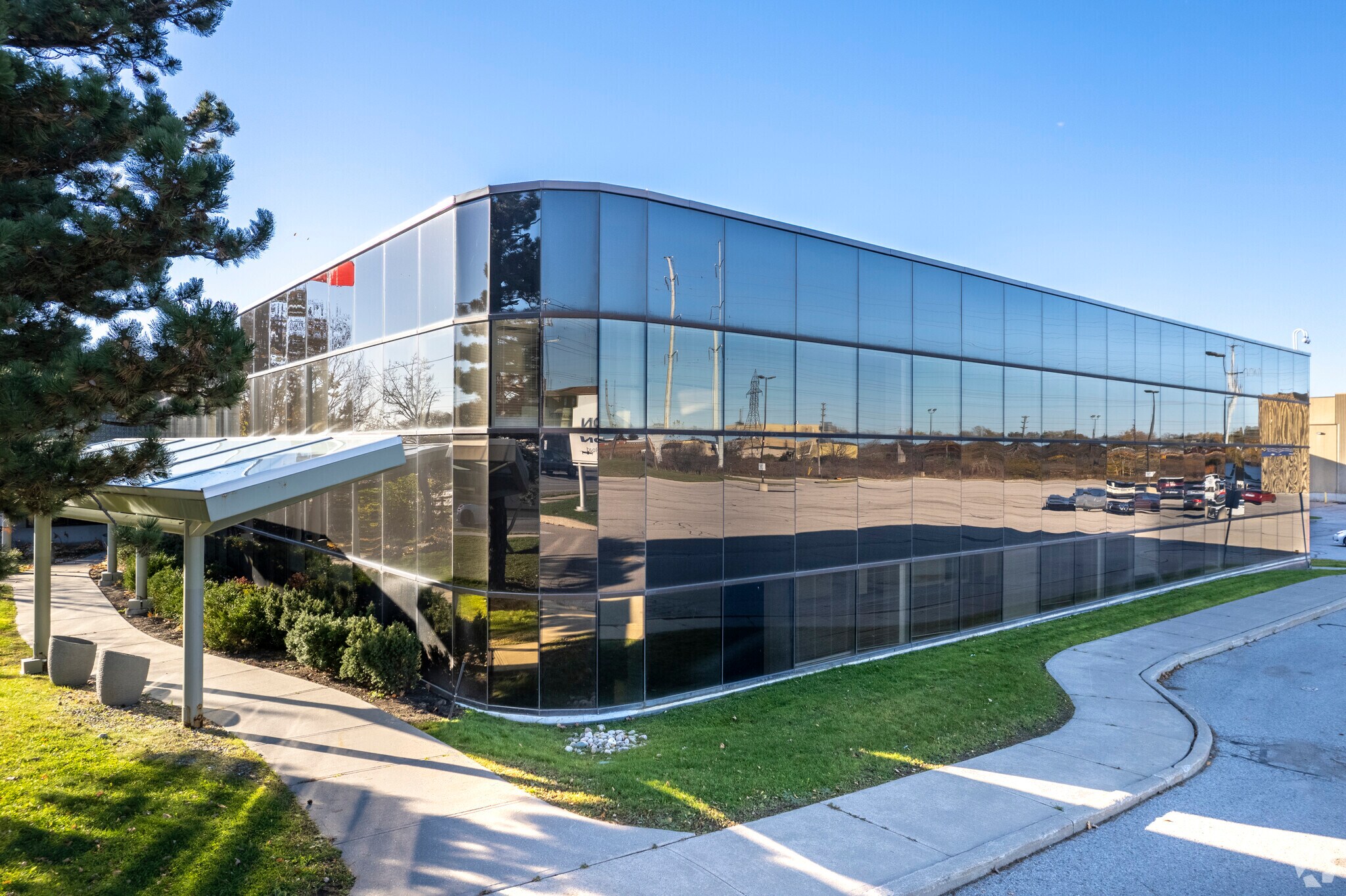 1120 Birchmount Rd, Toronto, ON for lease Building Photo- Image 1 of 4