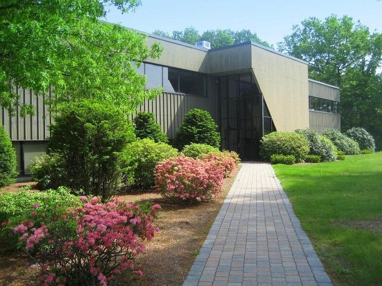 6 Lyberty Way, Westford, MA for sale - Building Photo - Image 2 of 6