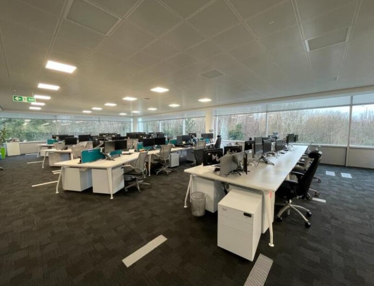 Buckingham Gate, Gatwick for lease - Interior Photo - Image 2 of 7