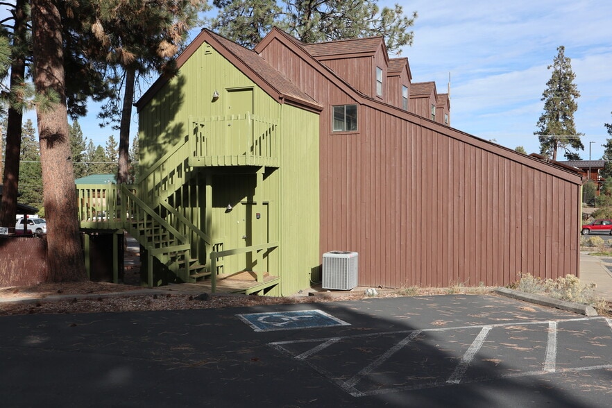 345 SW Century Dr, Bend, OR for lease - Building Photo - Image 2 of 2