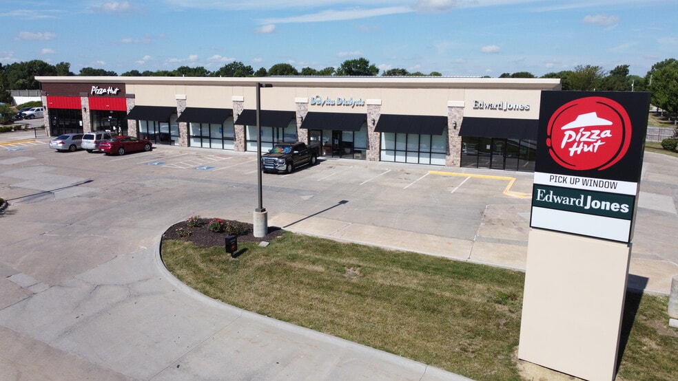 1601-E Peoria Rd, Paola, KS for lease - Building Photo - Image 2 of 9