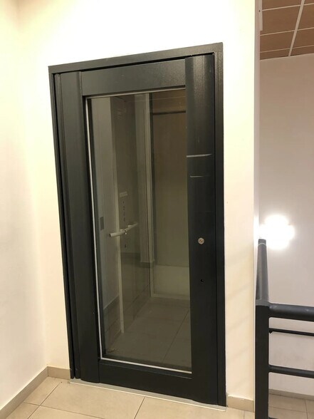 3 Place Du Village, Gennevilliers for sale - Interior Photo - Image 3 of 6