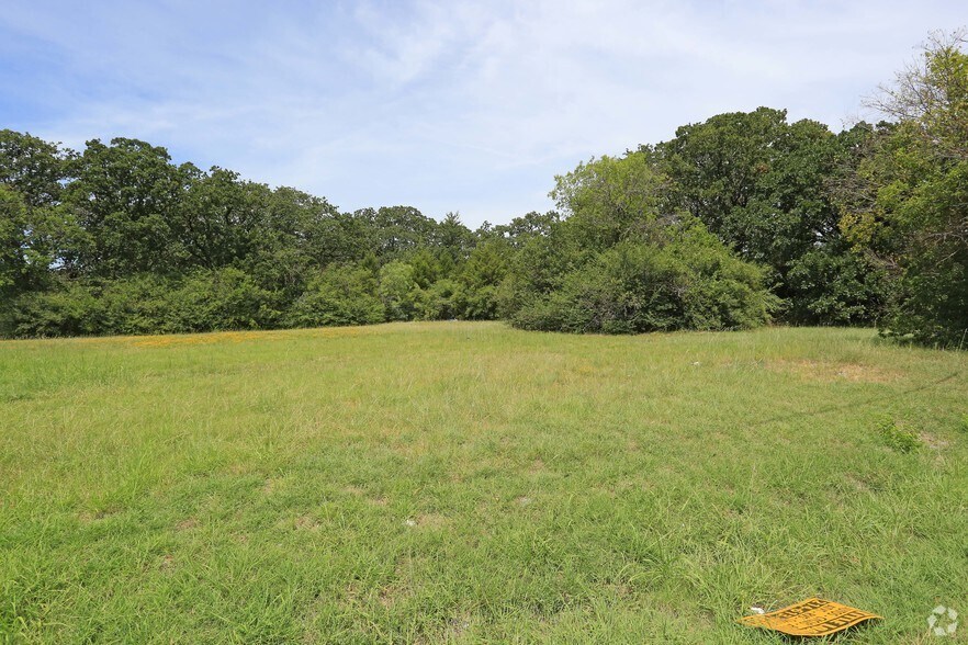 2429 Hickory Tree Rd, Balch Springs, TX for sale - Building Photo - Image 1 of 1